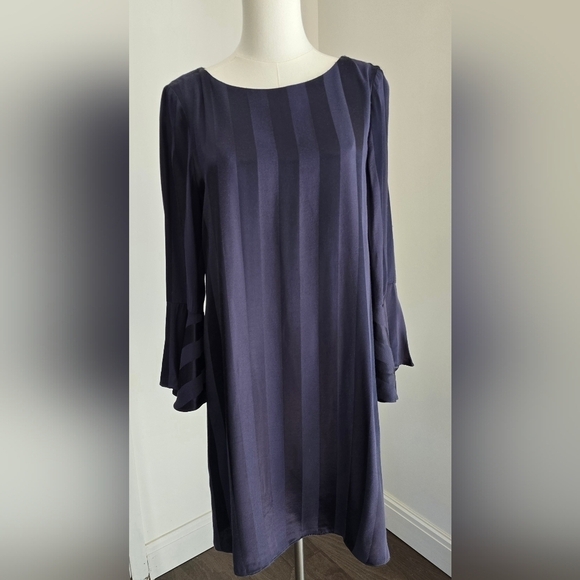 Daniel Cremieux Dresses & Skirts - NWT Cremieux Selina Ruffle Sleeve Navy Striped Satin Shift Dress Sz. S